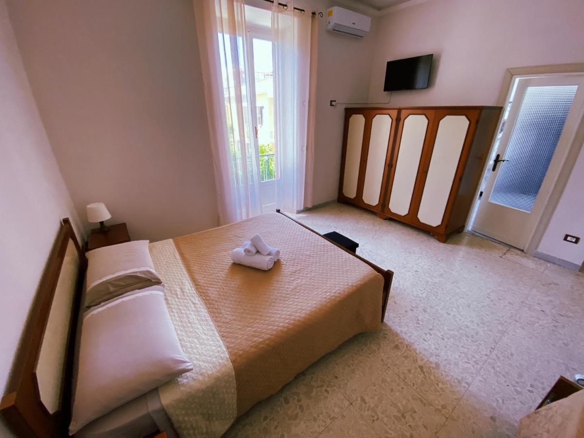 Happy Days Terracina Bed & Breakfast Eksteriør bilde